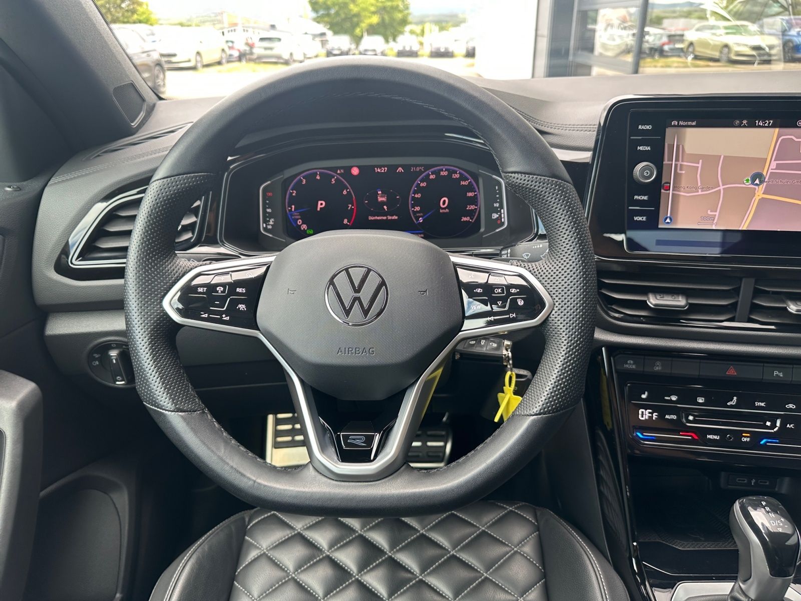 Volkswagen T-Roc R-Line - Samsaru's Car Outlet