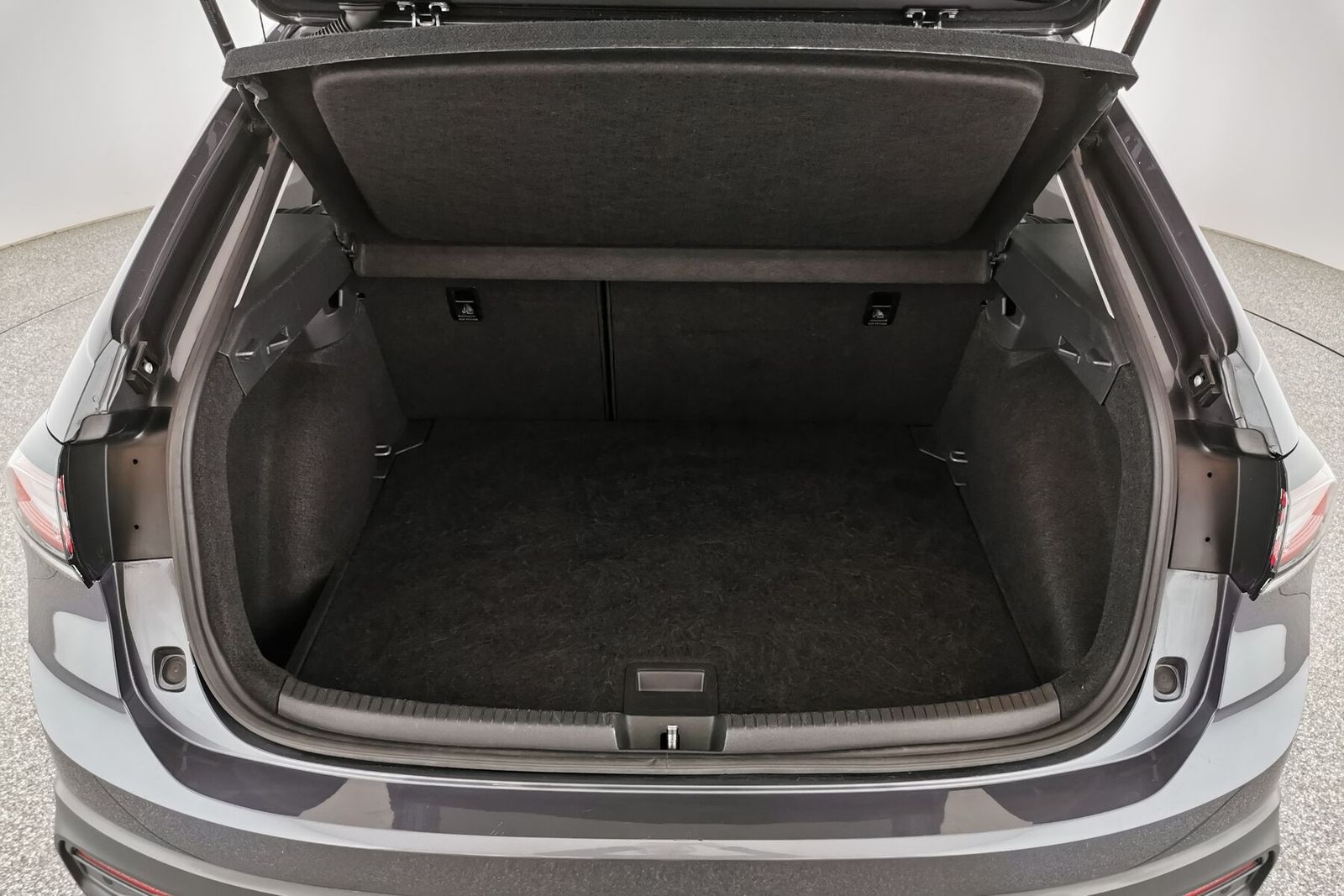 Volkswagen Taigo 1.0 TSI Life - Samsaru's Car Outlet