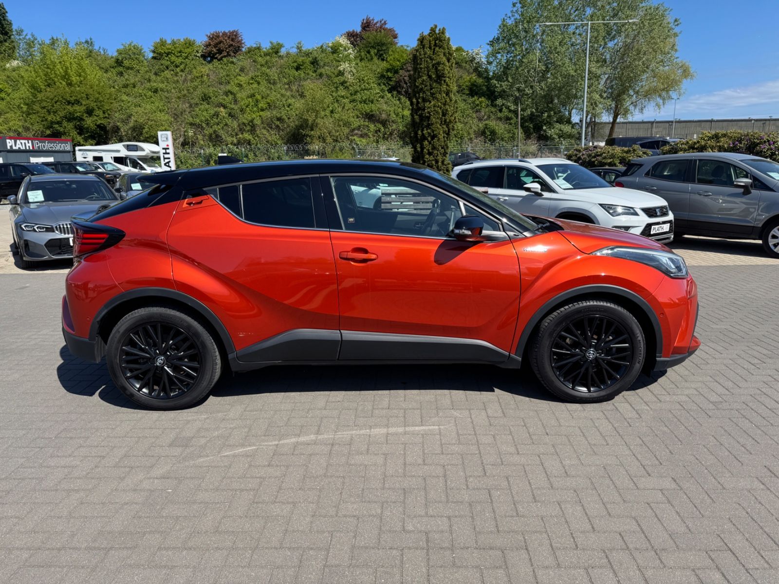 Toyota C-HR Hybrid Orange Edition - Samsaru's Car Outlet