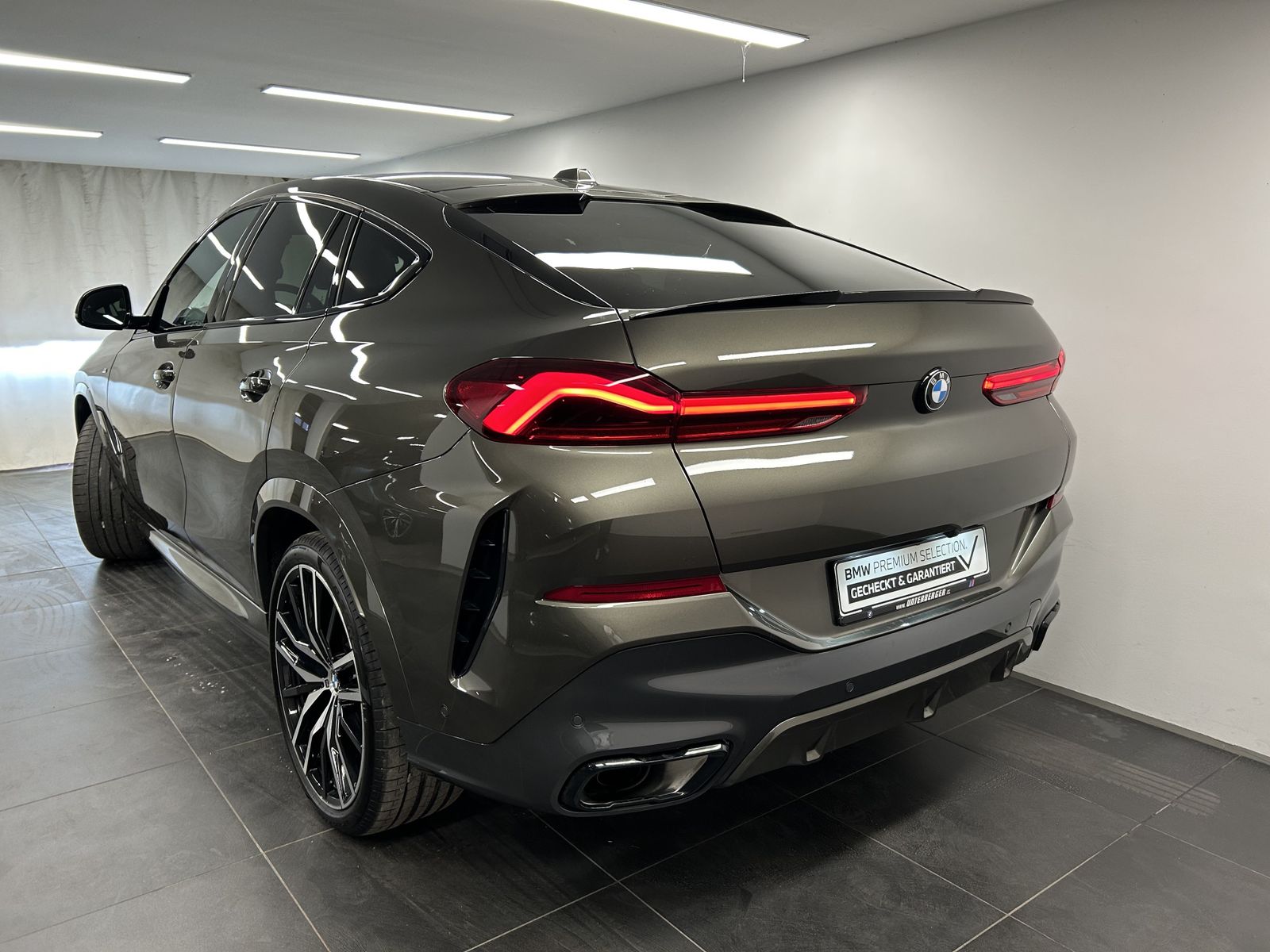 BMW X6 xDrive40d M Sportpaket Pro B&W Pano. AHK DAB