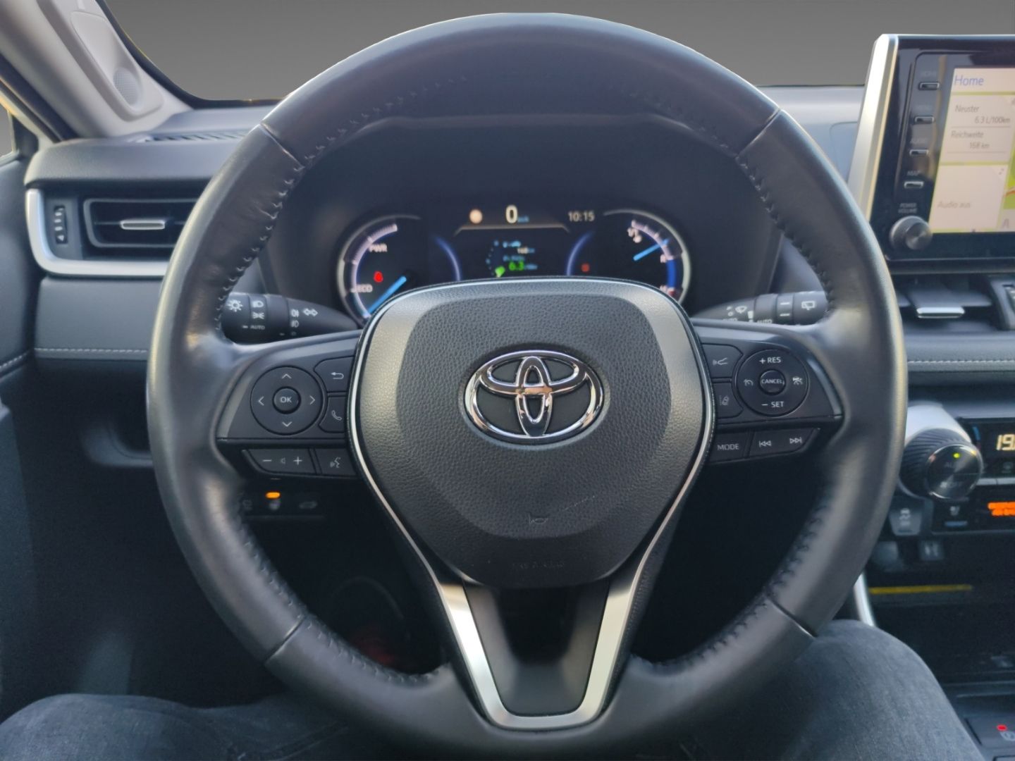 Toyota RAV 4 Hybrid Lounge - Samsaru's Car Outlet
