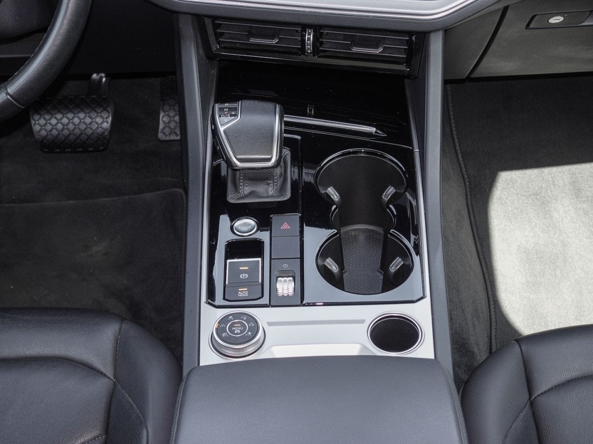 Volkswagen Touareg 3.0 eTSI eHybrid 4Motion - Samsaru's Car Outlet