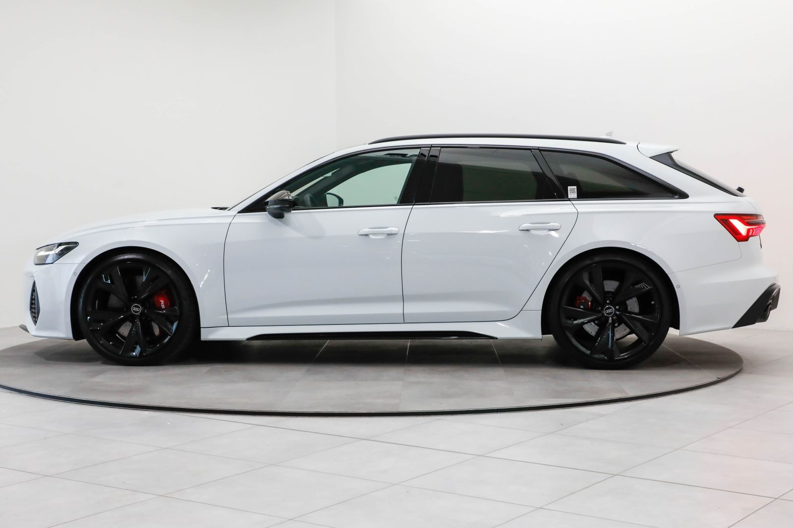 Audi RS 6 Avant performance AHK Pano HUD Matrix B&O
