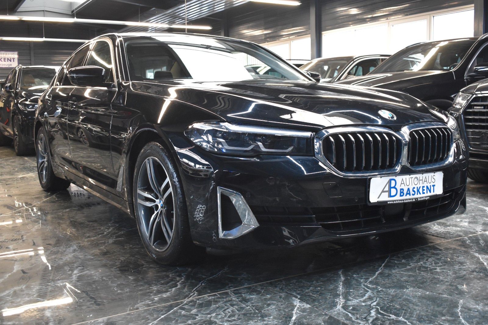 BMW 520 d xDrive Luxury Line*HEAD-UP*ASSIST*HIFI*LED