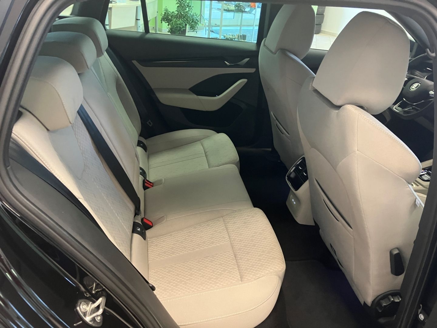 Skoda Octavia 2.0 TDI Combi - Samsaru's Car Outlet