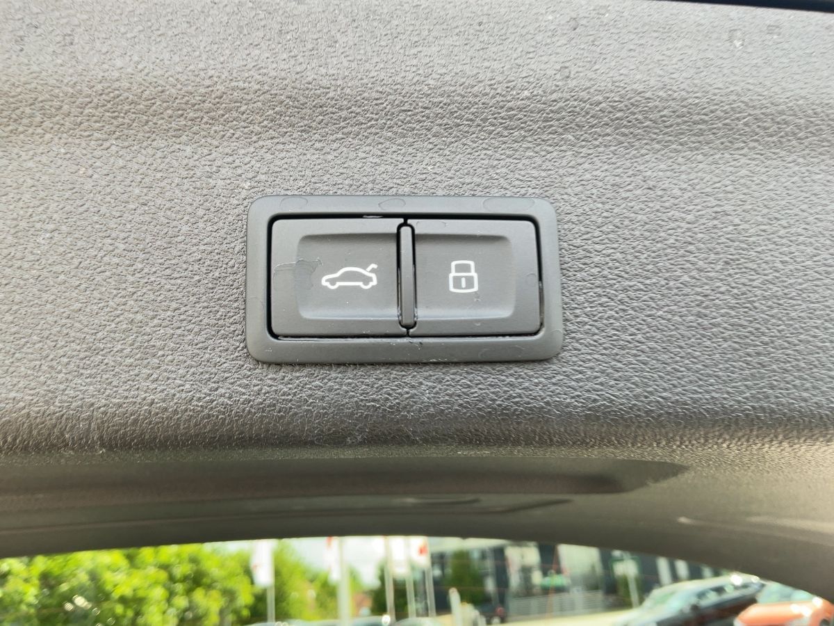 Audi A6 Avant 35 TDI S-TR S-LINE - Samsaru's Car Outlet