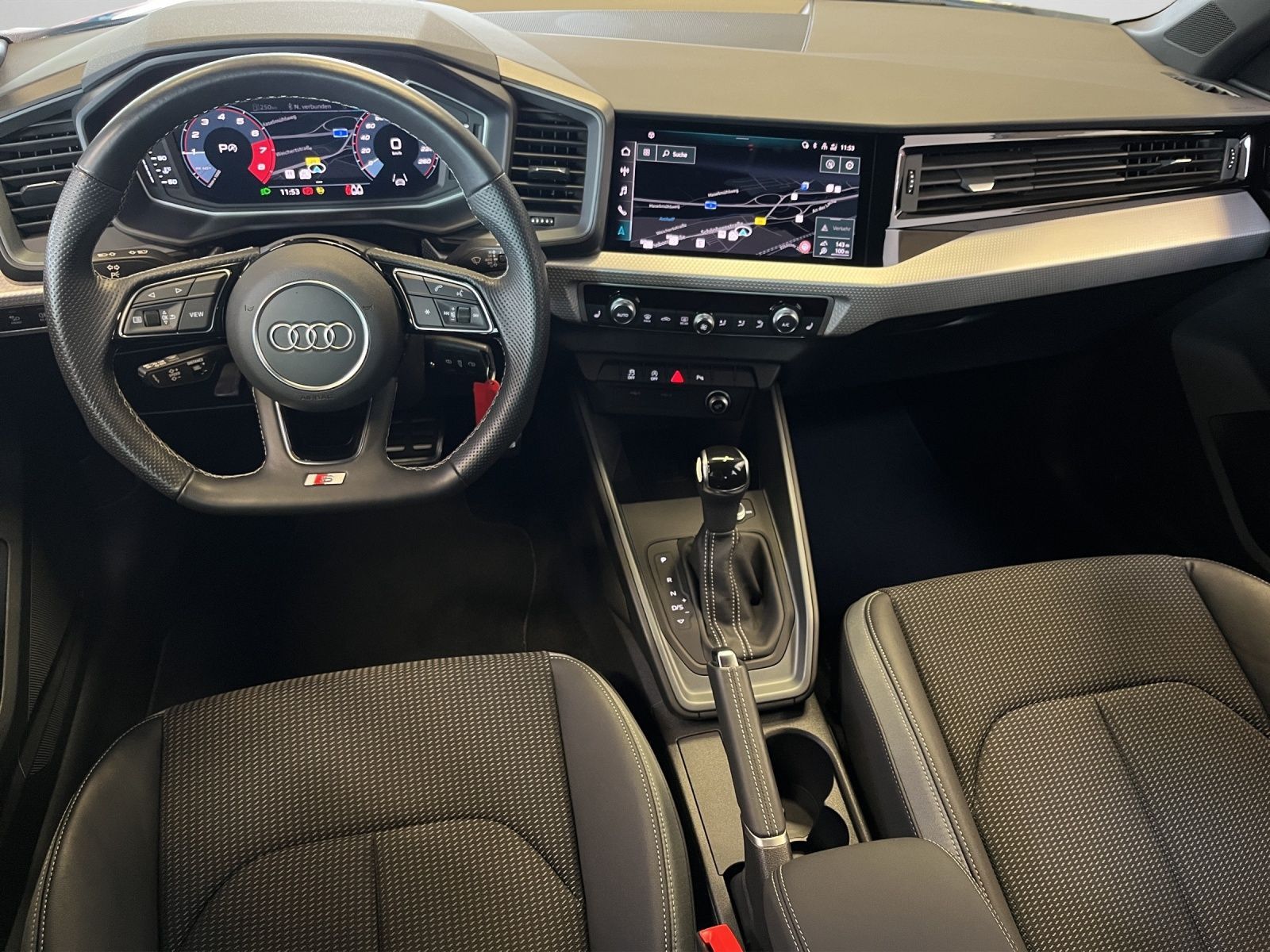 Audi A1 Sportback S line 25 TFSI S tronic Led,Navi,AC