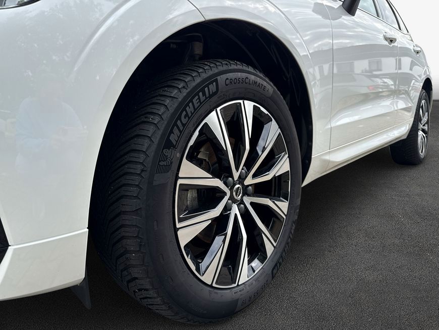 Volvo XC60 B5 B AWD Plus Dark