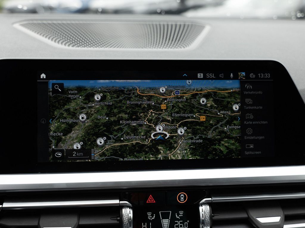 BMW 330e Touring M-Sportpaket - Samsaru's Car Outlet