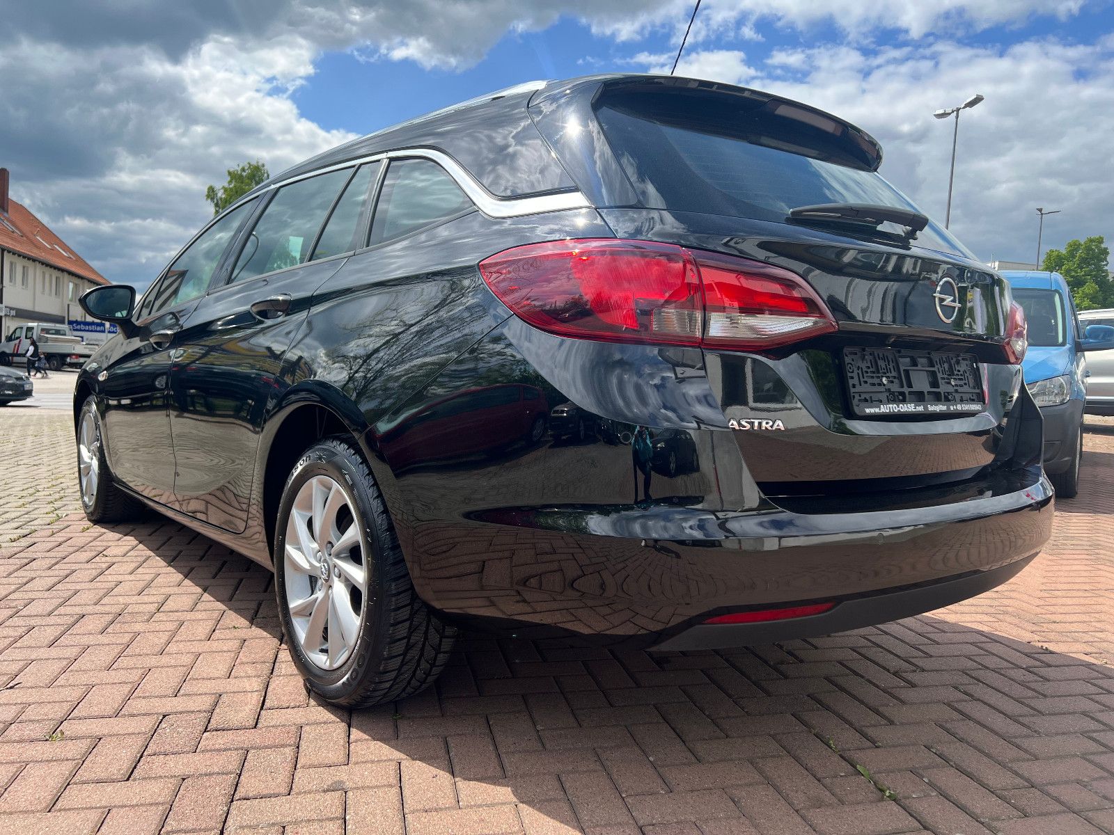 Opel Astra K Sports Tourer Elegance - Samsaru's Car Outlet