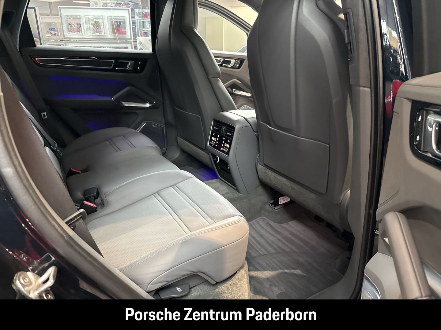 Porsche Cayenne Turbo Burmester Luftfederung LED-Matrix