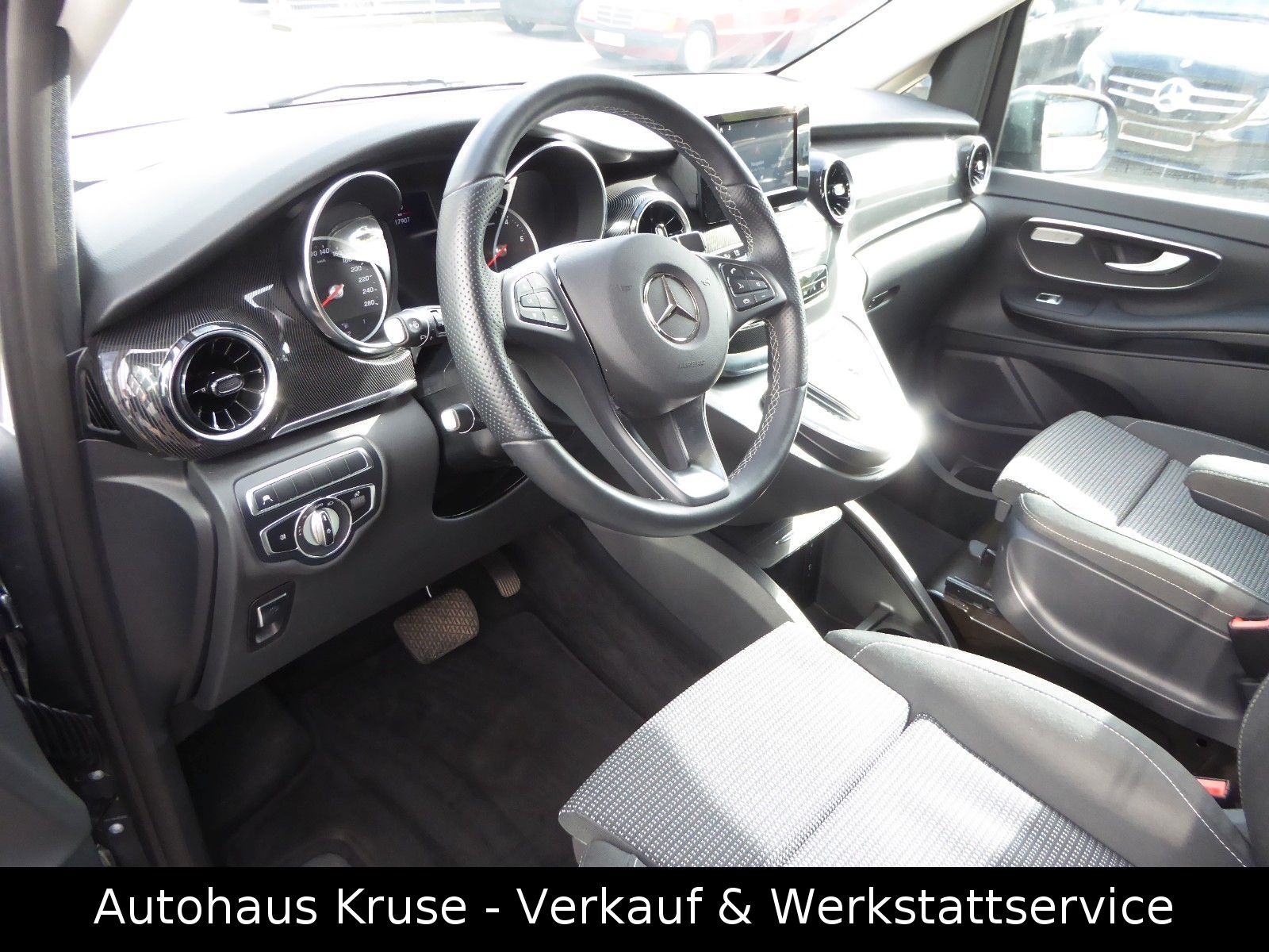 Mercedes-Benz V 220 d EDITION LANG - Samsaru's Car Outlet