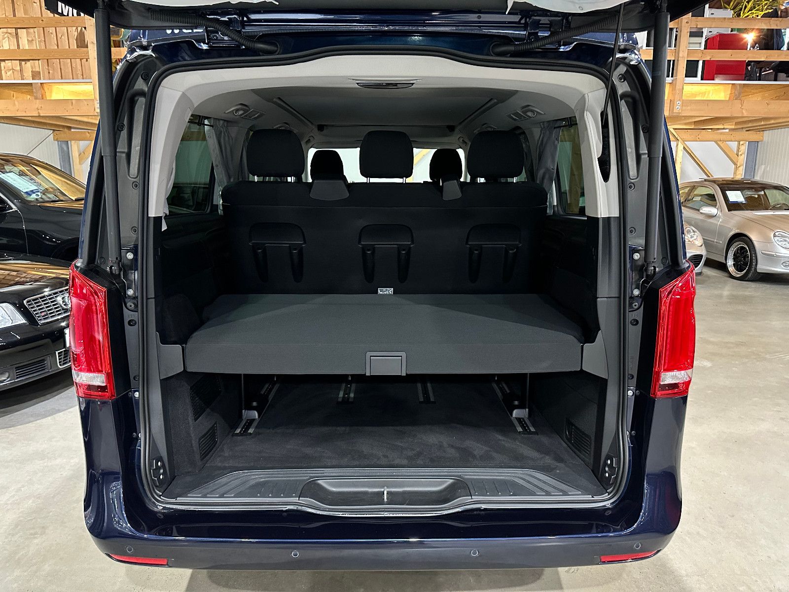Mercedes-Benz V250d Marco Polo - Samsaru's Car Outlet