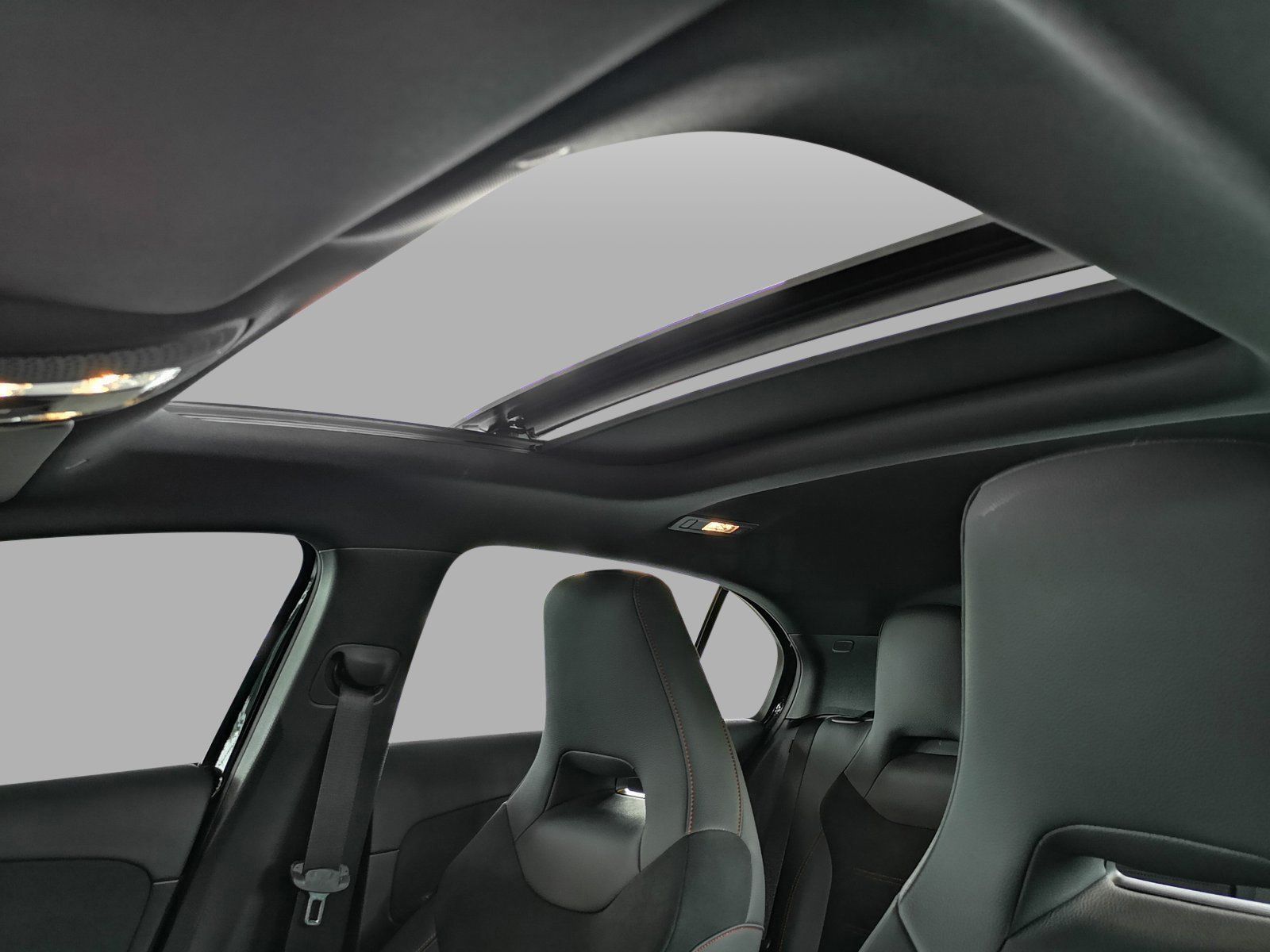 Mercedes-Benz A 200 d AMG ADVANCED PLUS - Samsaru's Car Outlet
