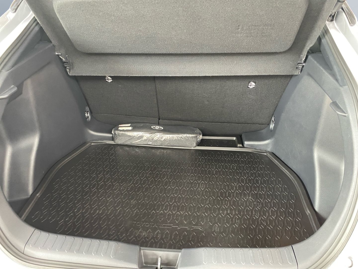 Toyota C-HR 1.8 Hybrid Team D *LED*ACC*CAM*el Heck*SHZ*