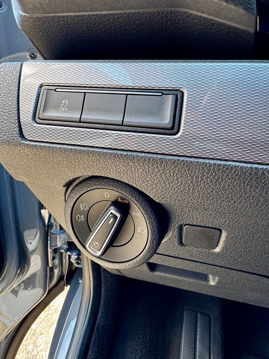 Volkswagen T6 2.0TDI Multivan - Samsaru's Car Outlet