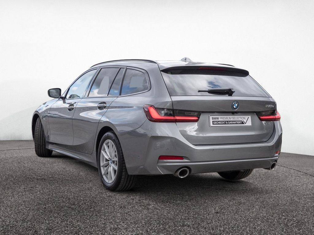 BMW 330e Touring - Samsaru's Car Outlet