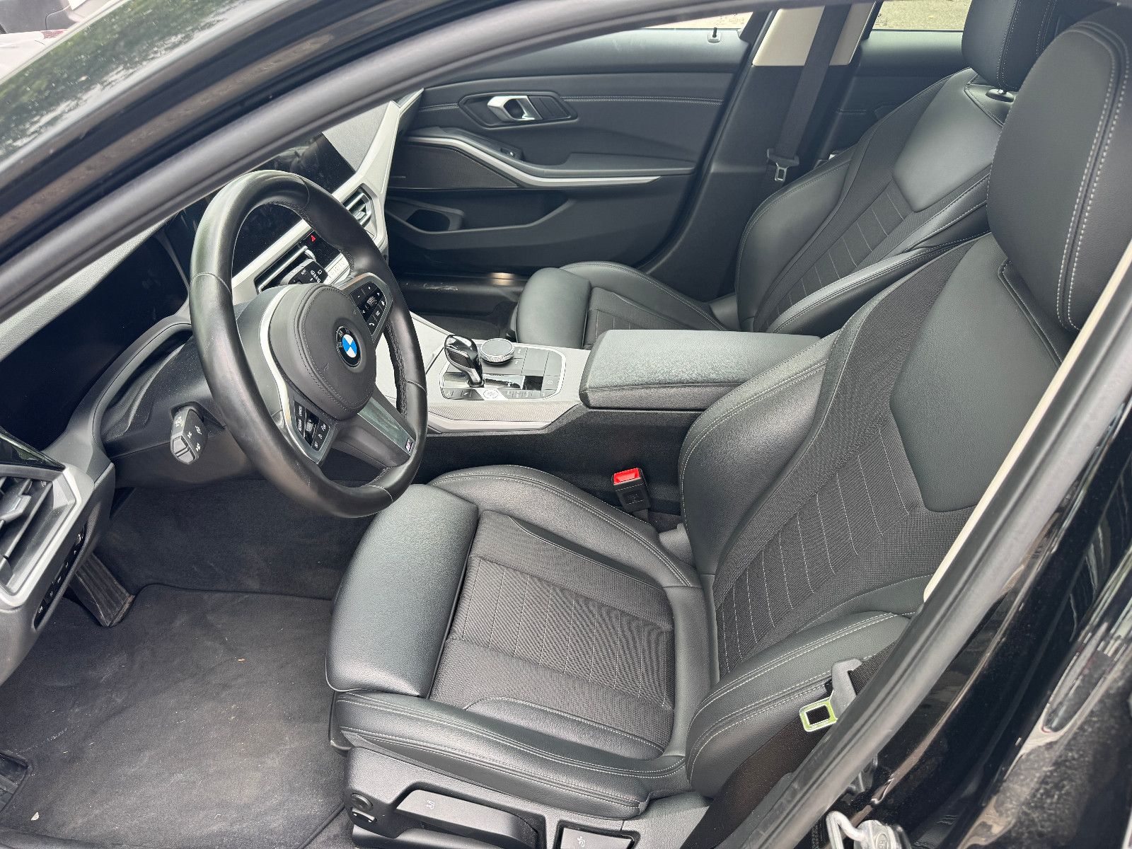 BMW 318 d Touring Advantage - Samsaru's Car Outlet