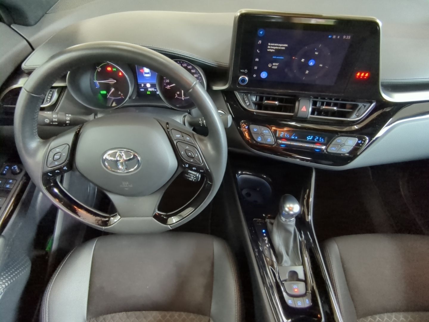 Toyota C-HR Hybrid - Samsaru's Car Outlet
