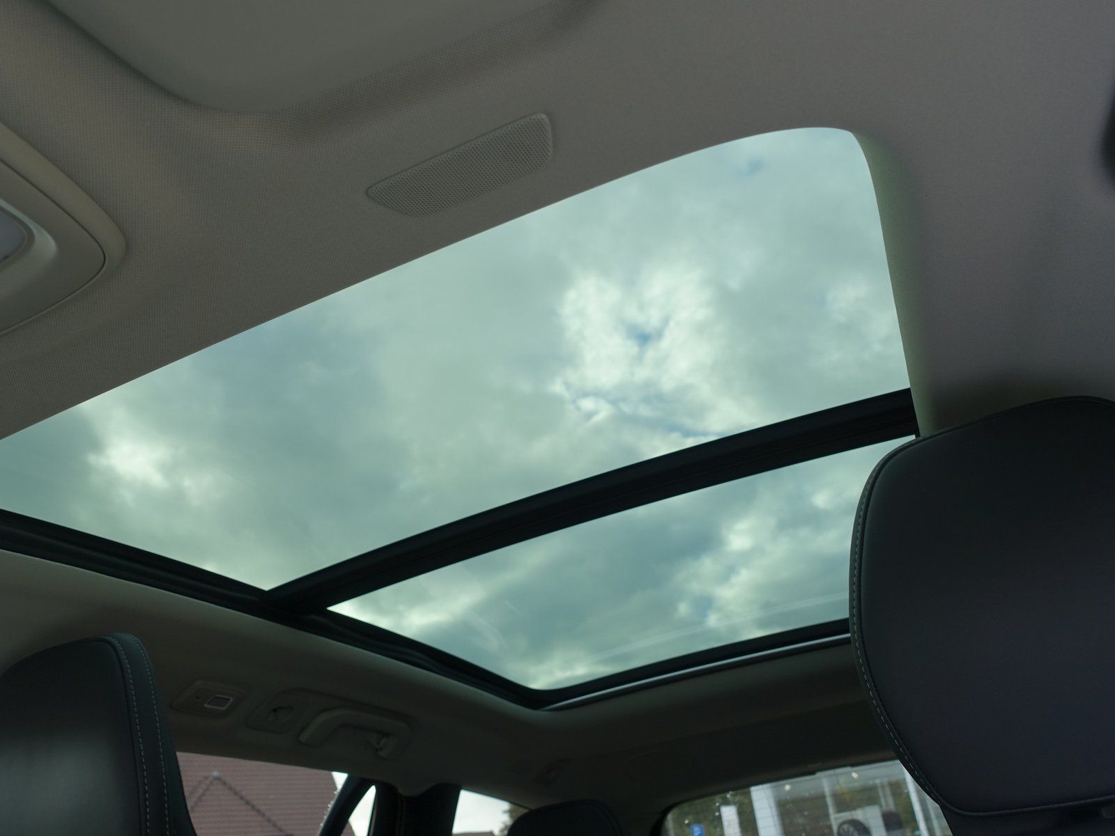 Volvo V60 Ultra T6 AWD Plug-in Hybrid/AHK/B&W/360°Cam