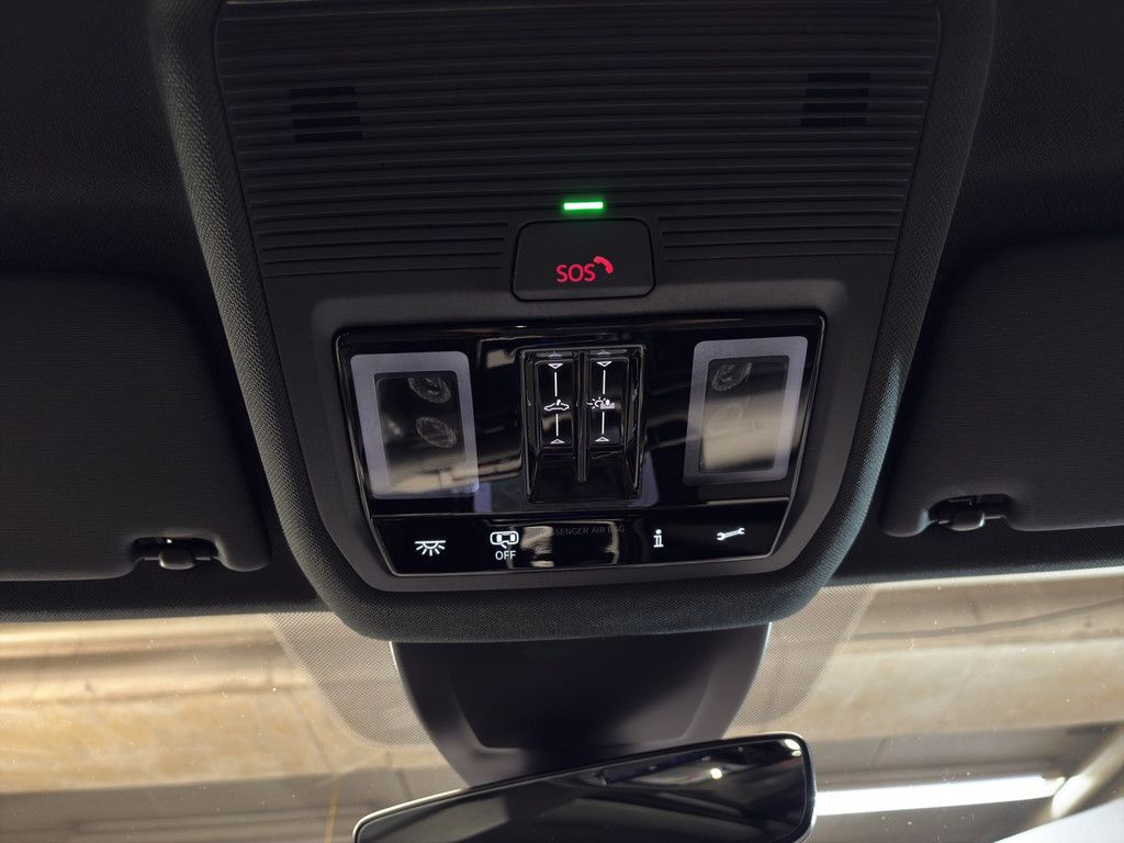 Volkswagen Golf Variant R 2.0 TSI 4Motion Matrix+Pano+HuD