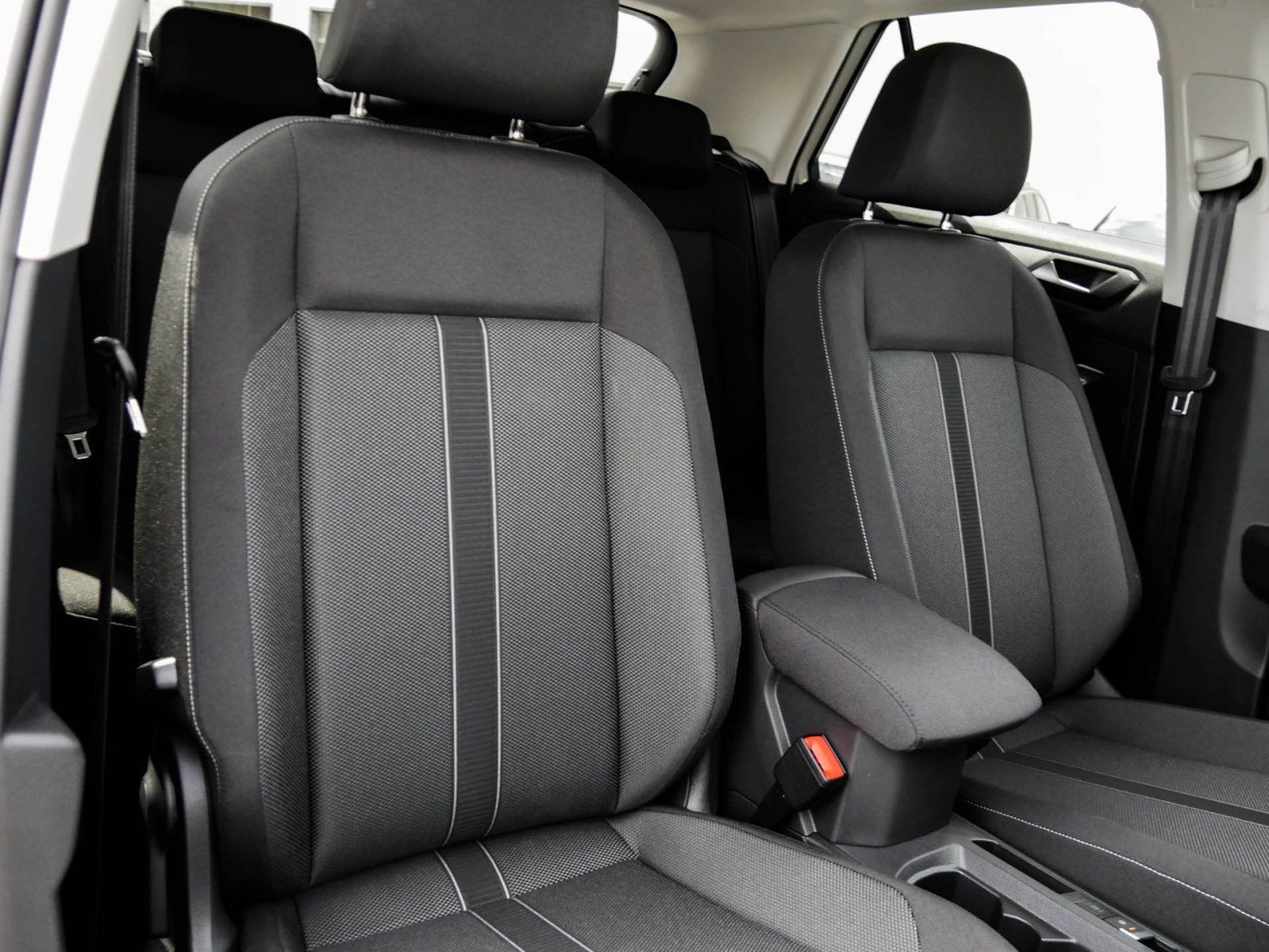 Volkswagen T-Roc Life 1.0 l TSI - Samsaru's Car Outlet