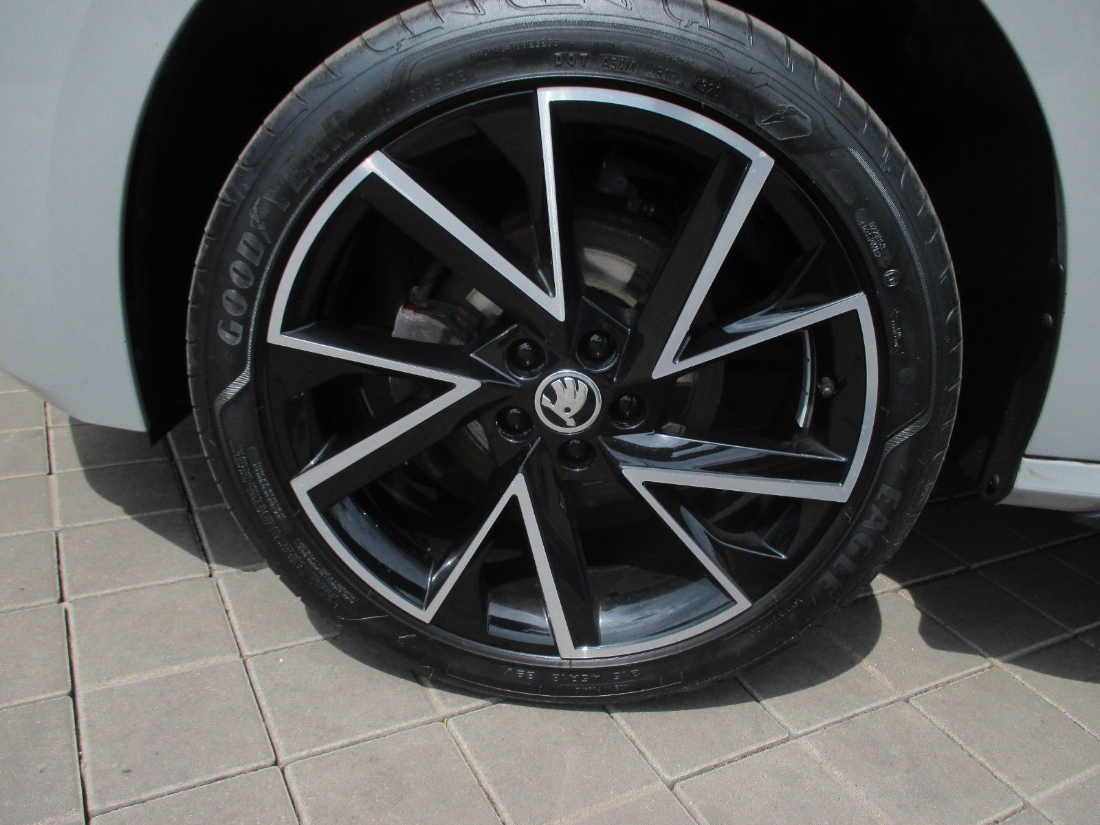 Skoda Kamiq 1.0 TSI Monte Carlo - Samsaru's Car Outlet