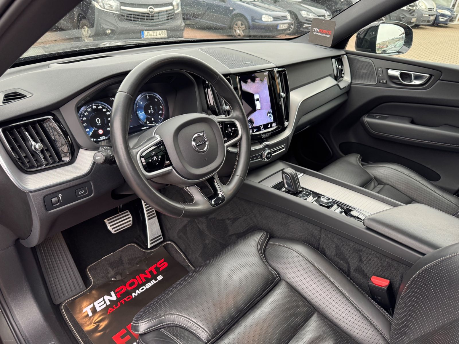 Volvo XC60 R Design AWD - Samsaru's Car Outlet