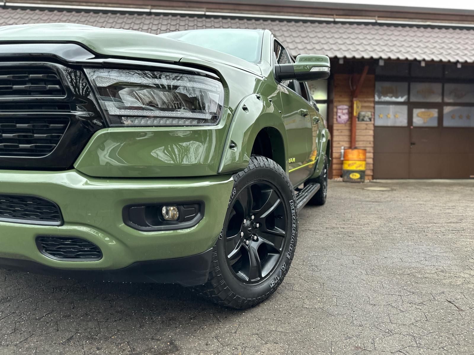 Dodge 5.7 V8*LIFT*BÜGEL*OFFROAD*AHK*NAVI*LED*GARANTIE