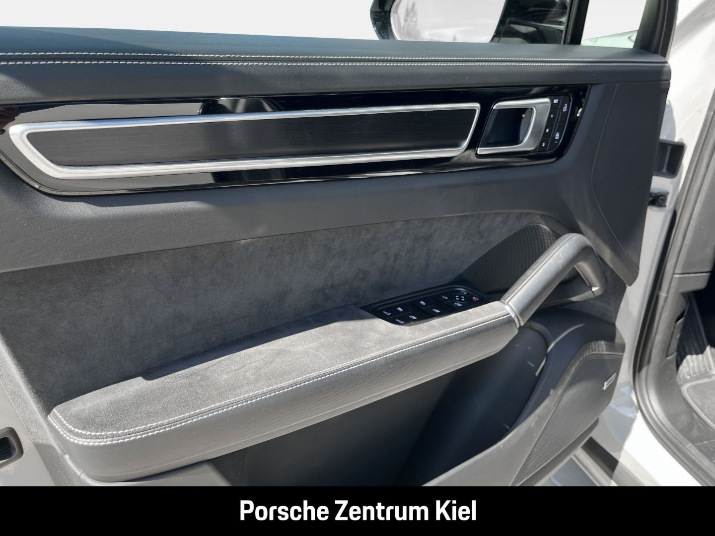 Porsche Cayenne GTS BOSE Surround-View Panoramadach LED