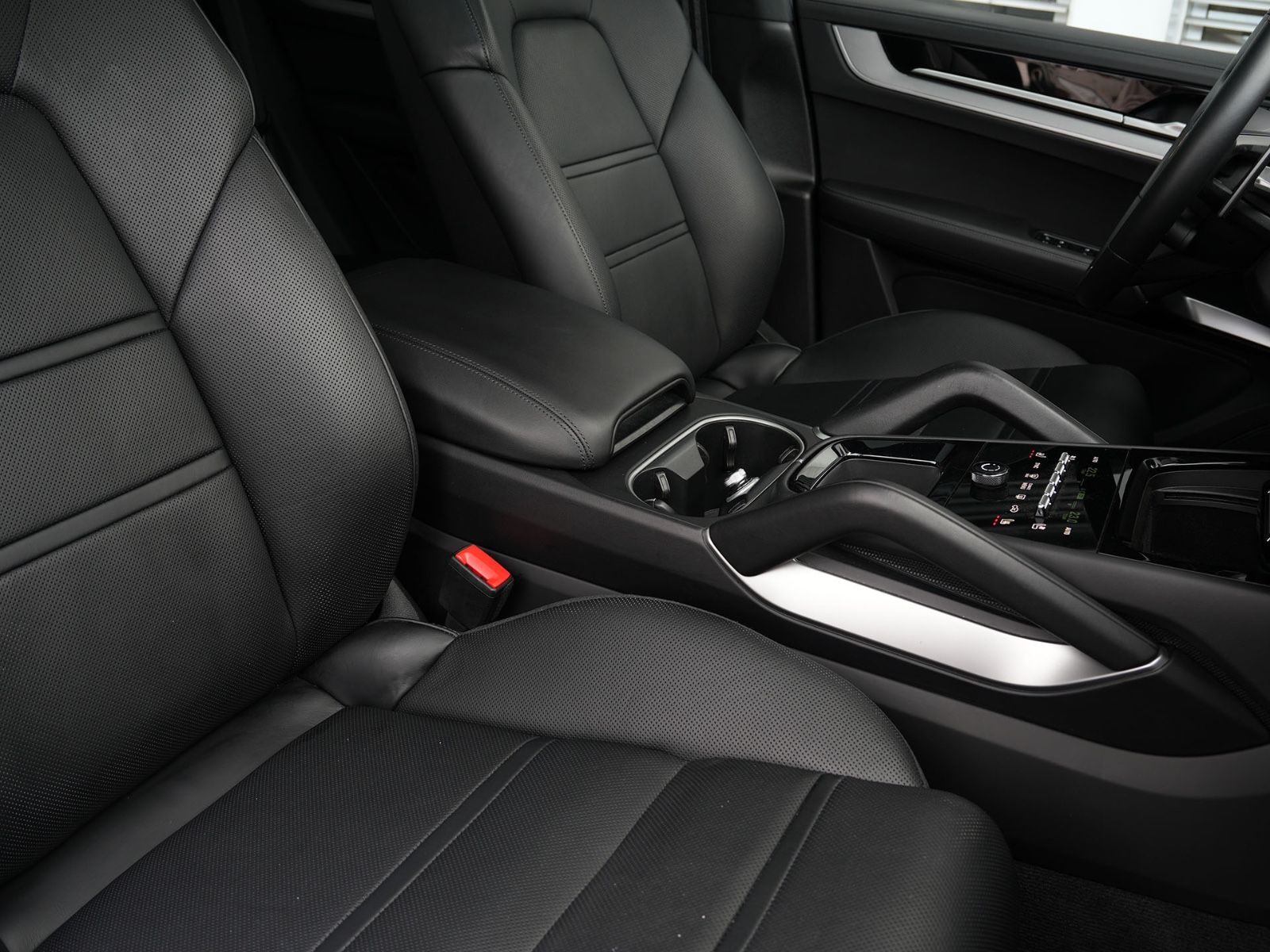 Porsche E-Hybrid Coupé SPORTDESIGNPAKET-ACC-MASSAGE-VOLL