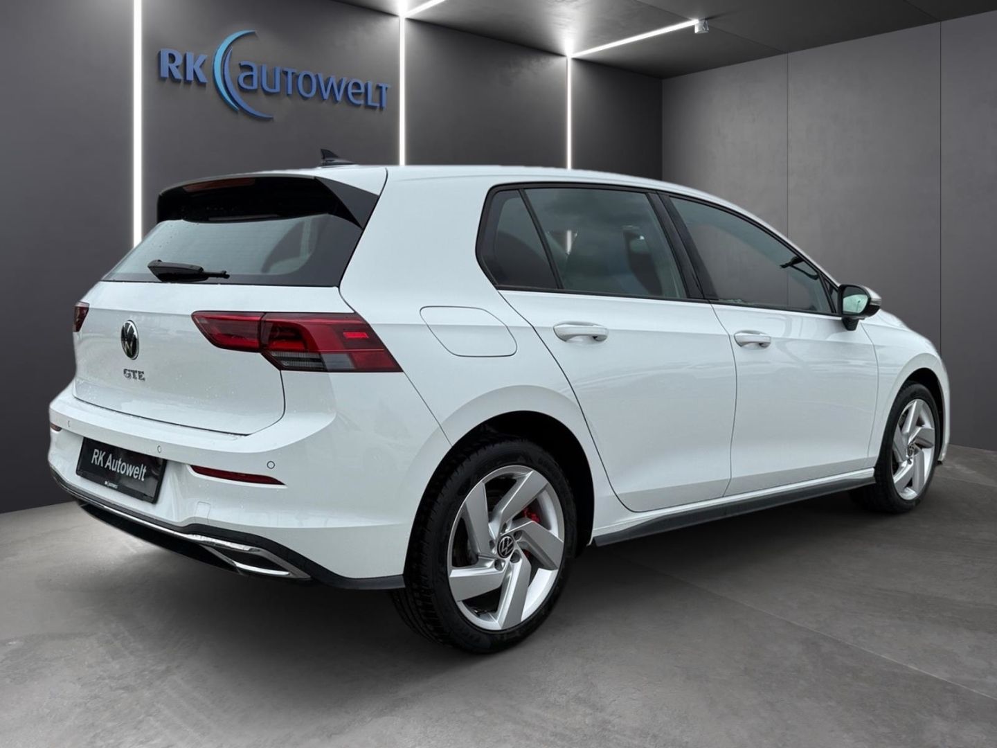 Volkswagen Golf 8 VIII GTE 1.4 eHybrid - Samsaru's Car Outlet