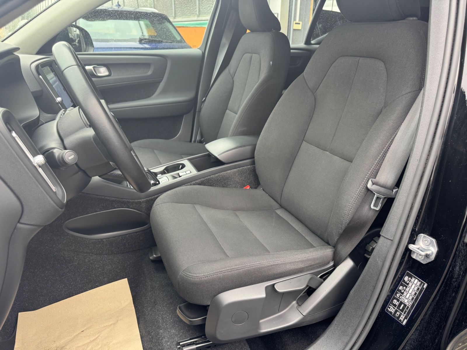 Volvo XC 40  Momentum**Navi+Winter+Kamera**