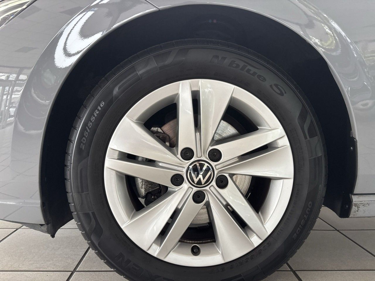 Volkswagen Golf Variant 1.0 eTSI Life - Samsaru's Car Outlet