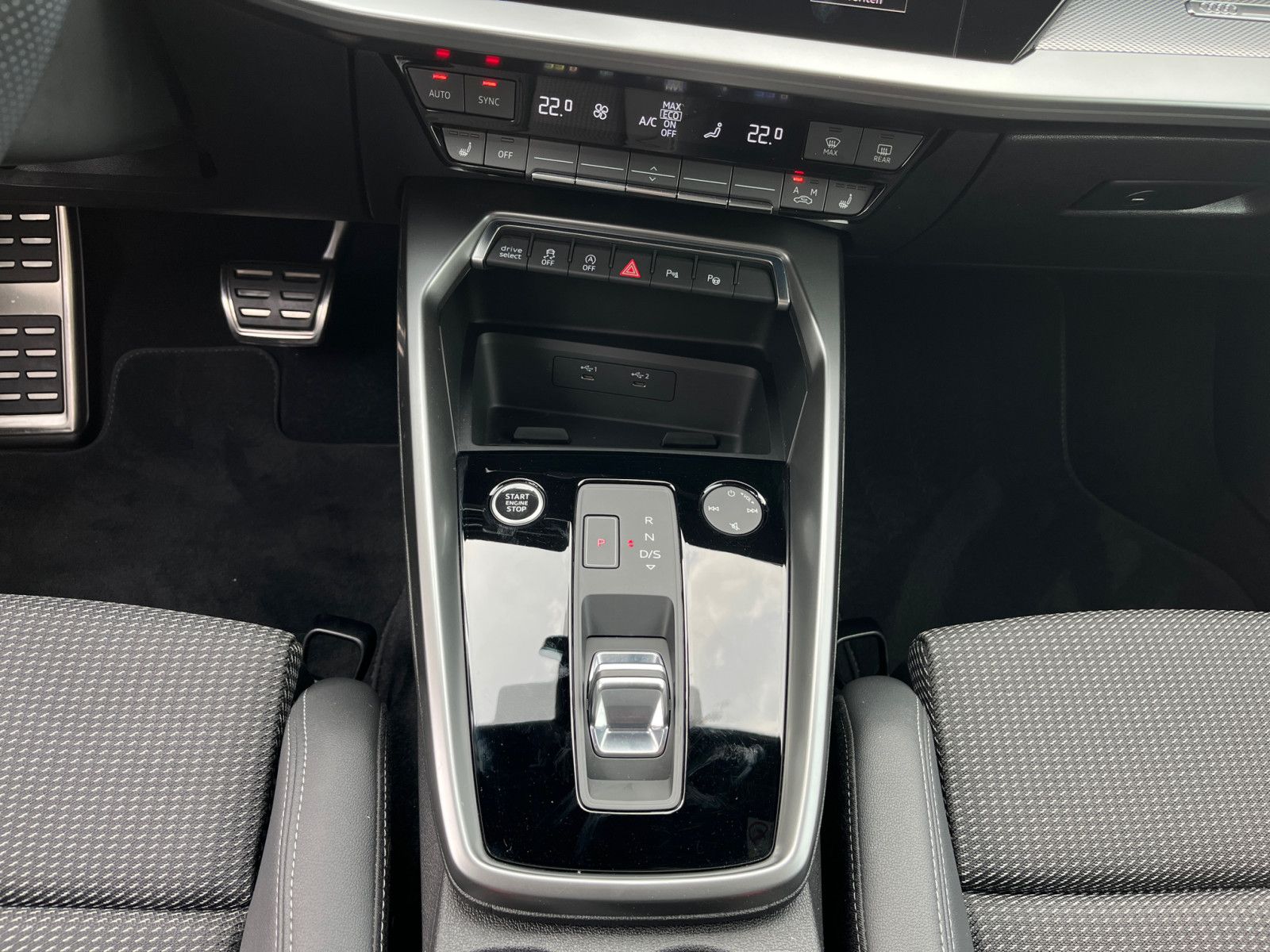 Audi A3 Sportback 35 TFSI S tronic S Line - Samsaru's Car Outlet