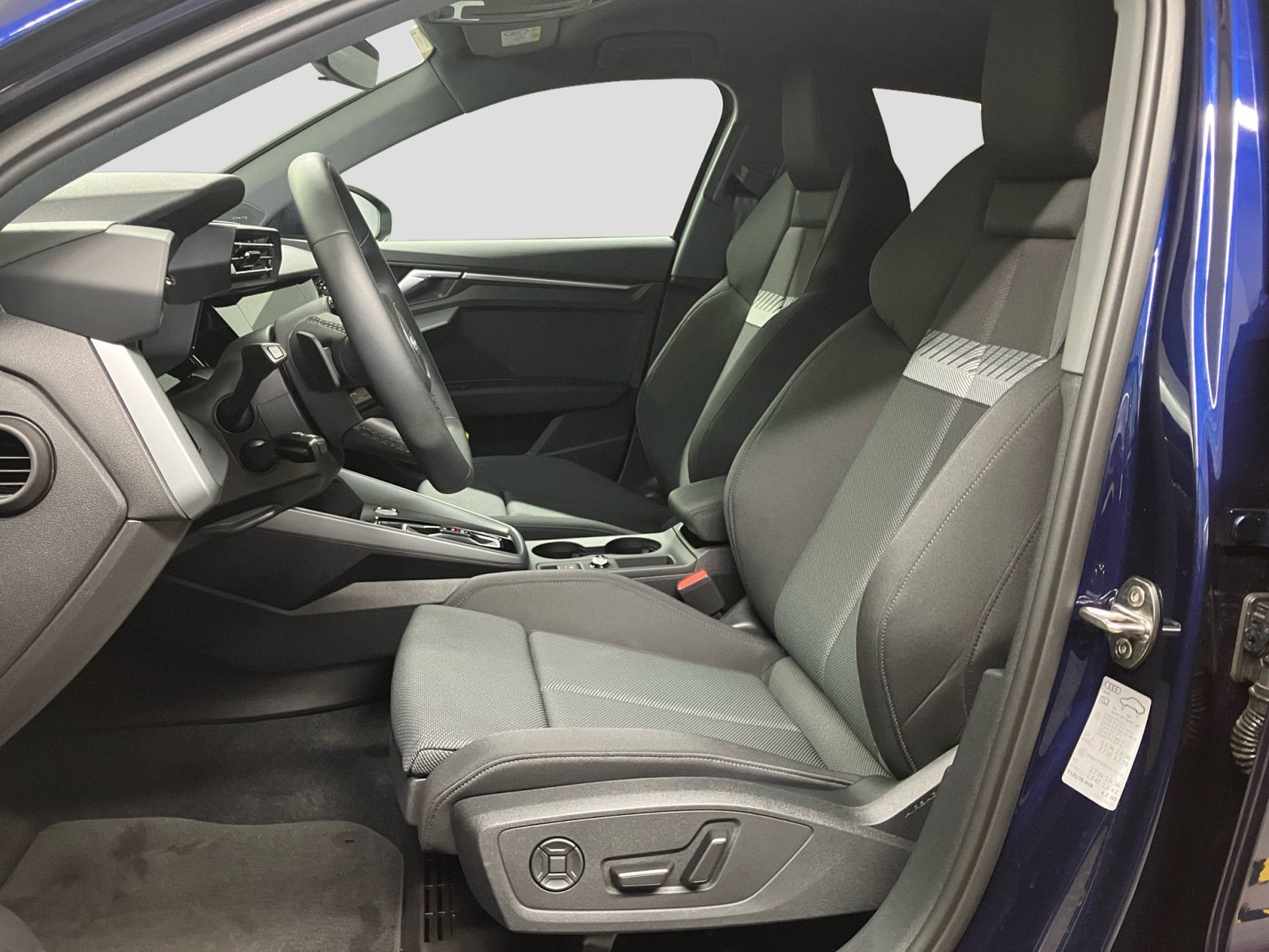 Audi A3 Limousine 35 TFSI advanced - Samsaru's Car Outlet