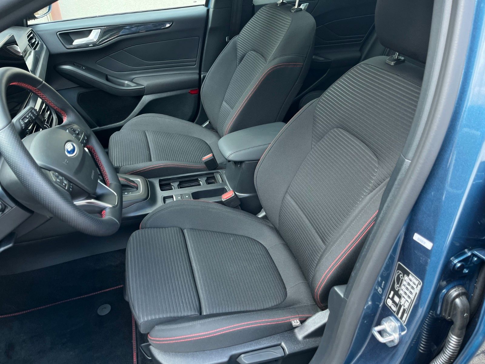 Ford Focus Turnier ST-Line X - Matrix LED, B&O, Pano