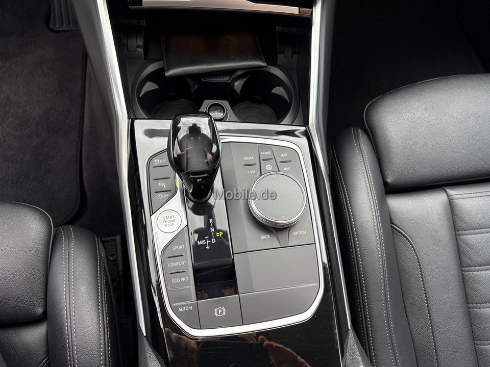 BMW 330d Touring Luxury Line - Samsaru's Car Outlet