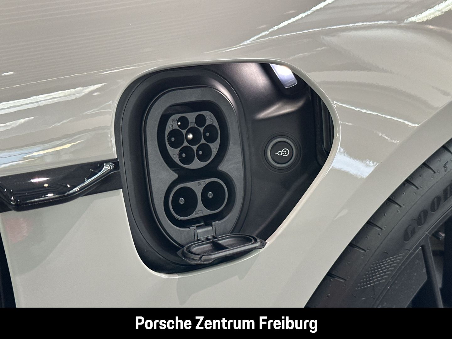 Porsche Taycan GTS Sport Turismo BOSE Abstandstempomat