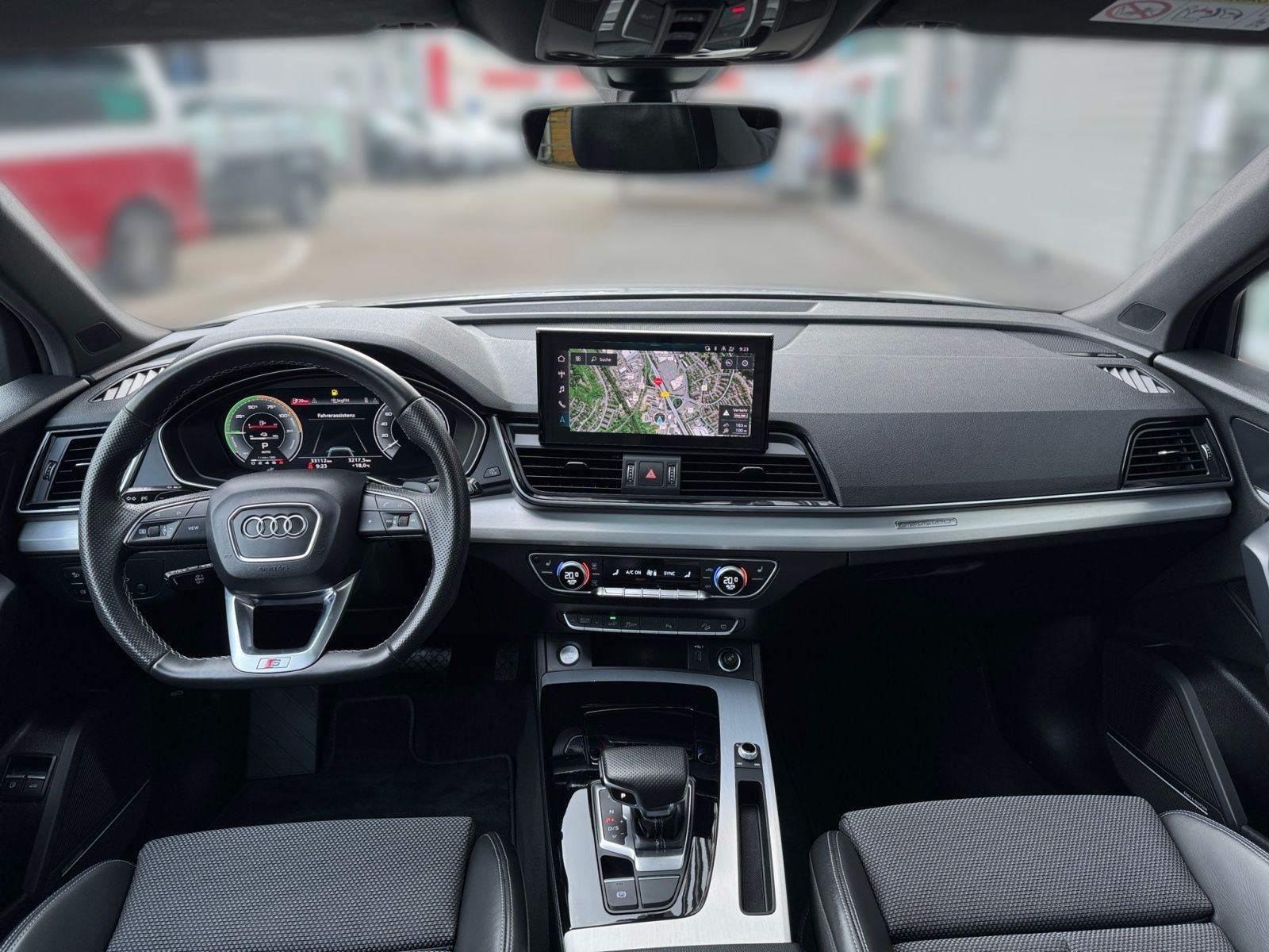 Audi Q5 S line 55TFSIe qu - Samsaru's Car Outlet