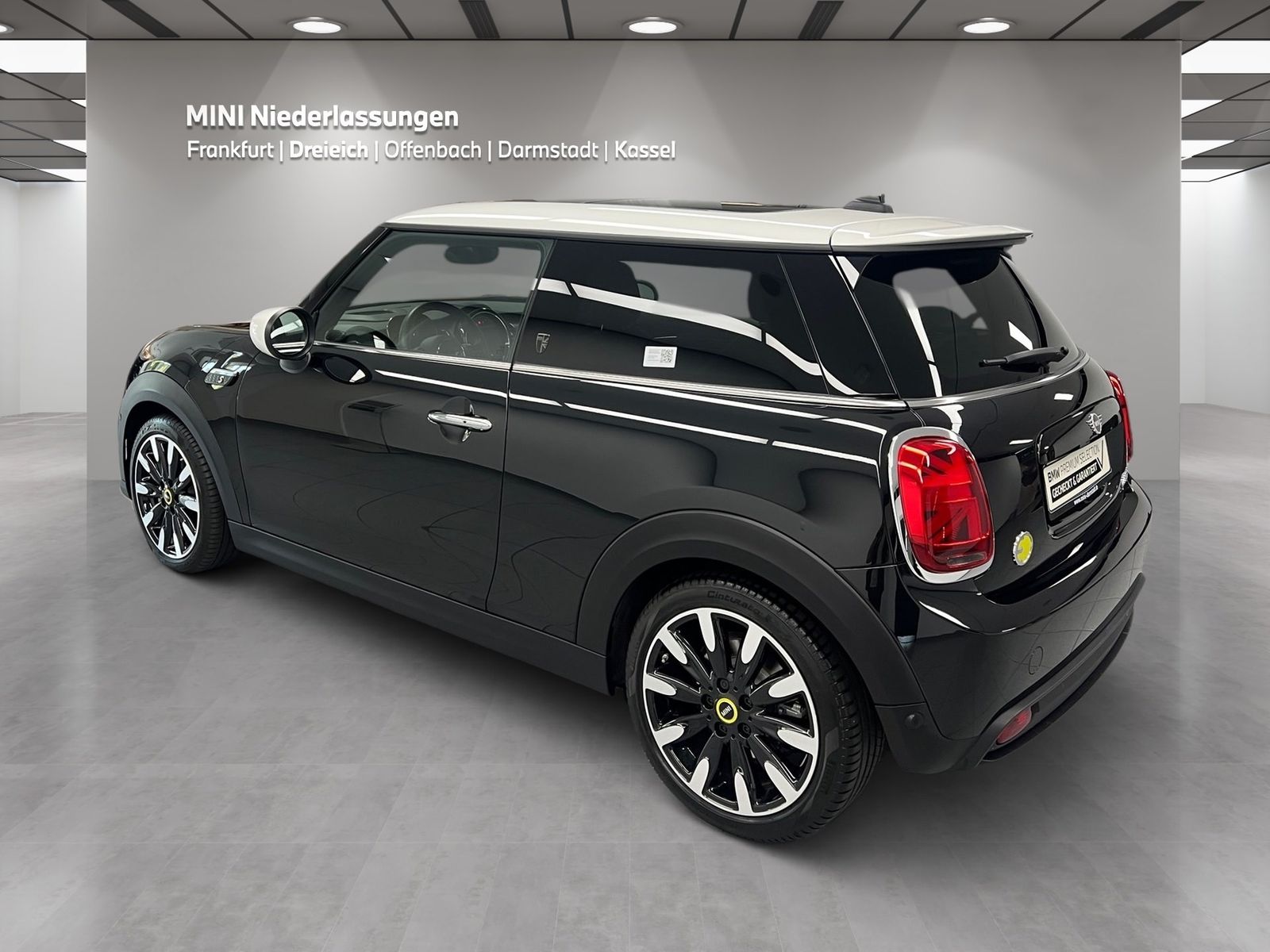 MINI Cooper SE - Samsaru's Car Outlet