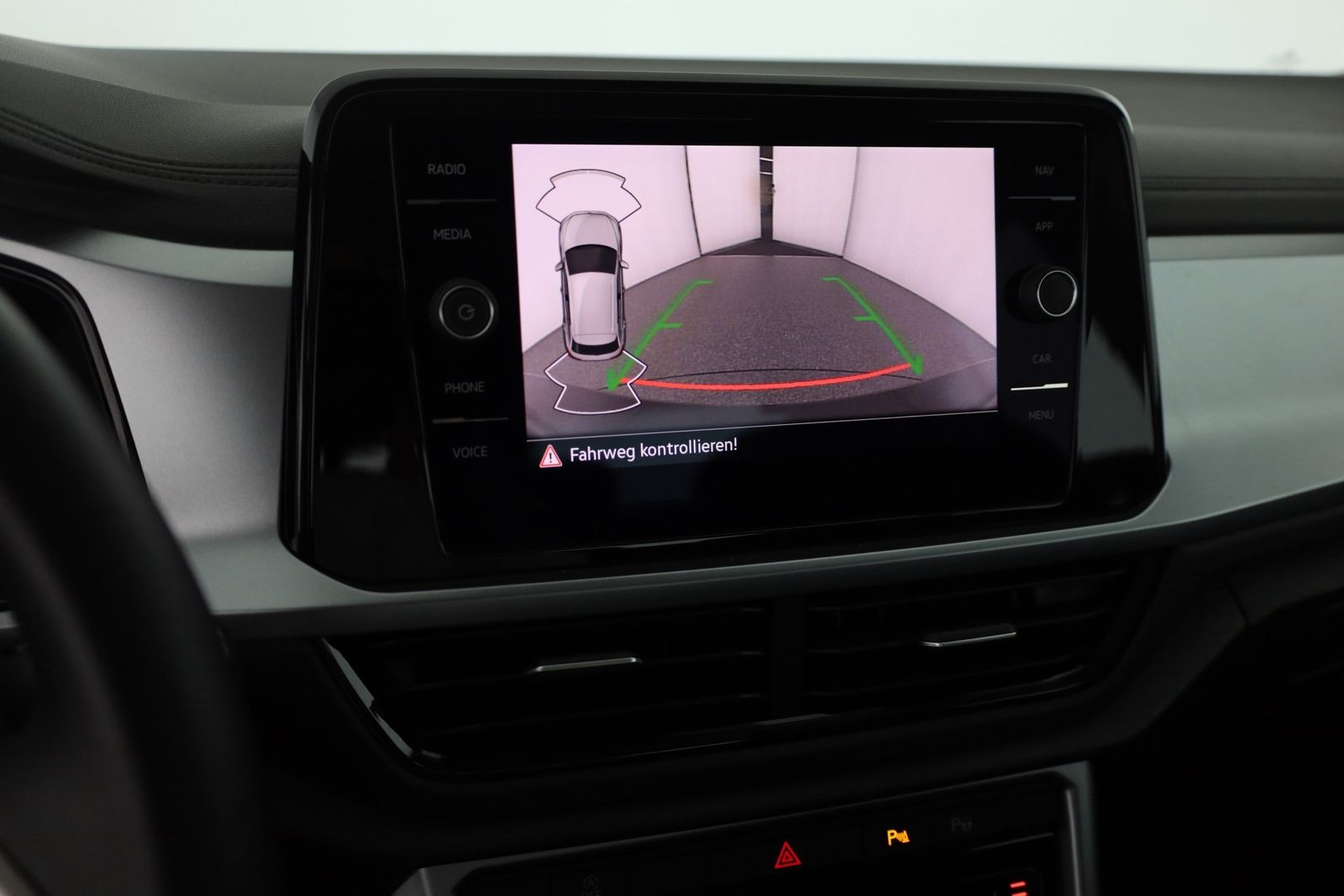 Volkswagen T-Roc 1.5 TSI DSG - Samsaru's Car Outlet
