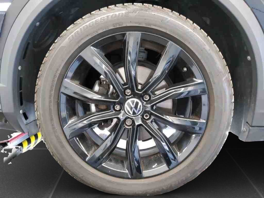 Volkswagen T-Roc R-Line - Samsaru's Car Outlet
