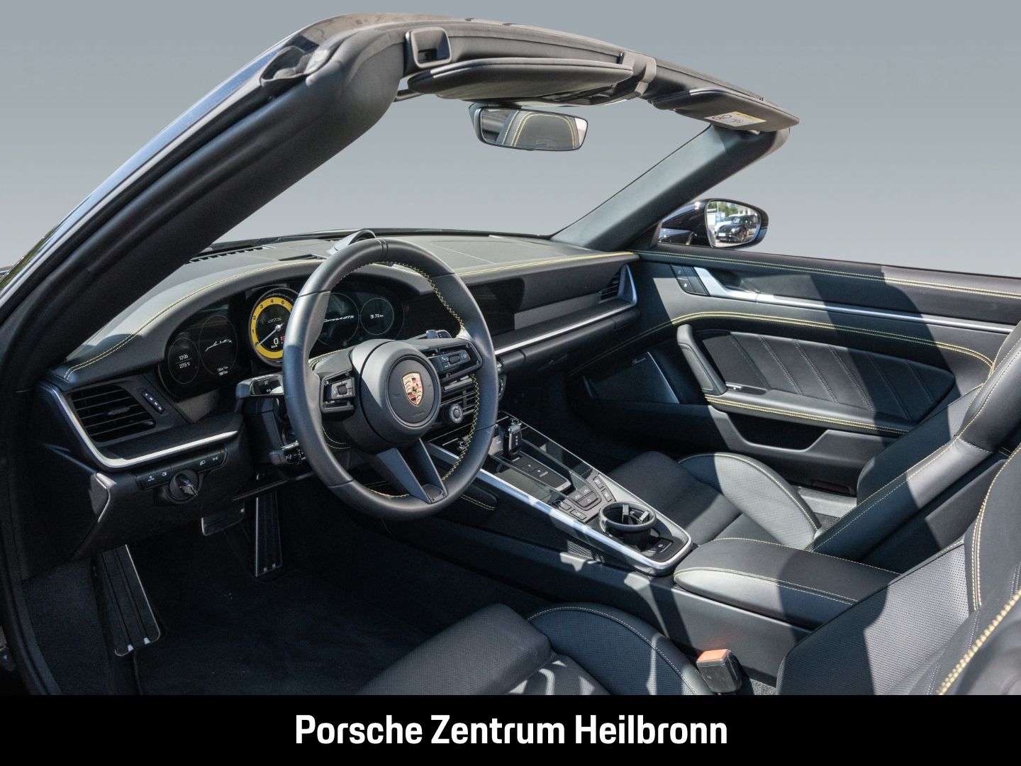 Porsche 992 911 Carrera 4 GTS Cabrio Burmester InnoDrive