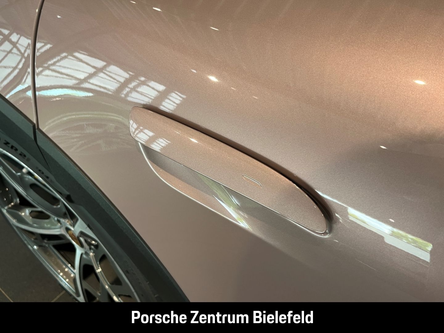 Porsche Taycan Turbo S Cross Turismo Burmester Panorama