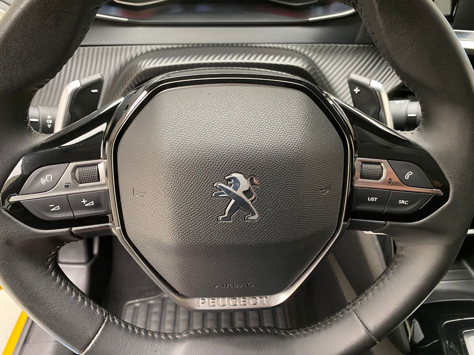 Peugeot 208 Active Pack 1.2 Automatik - Samsaru's Car Outlet