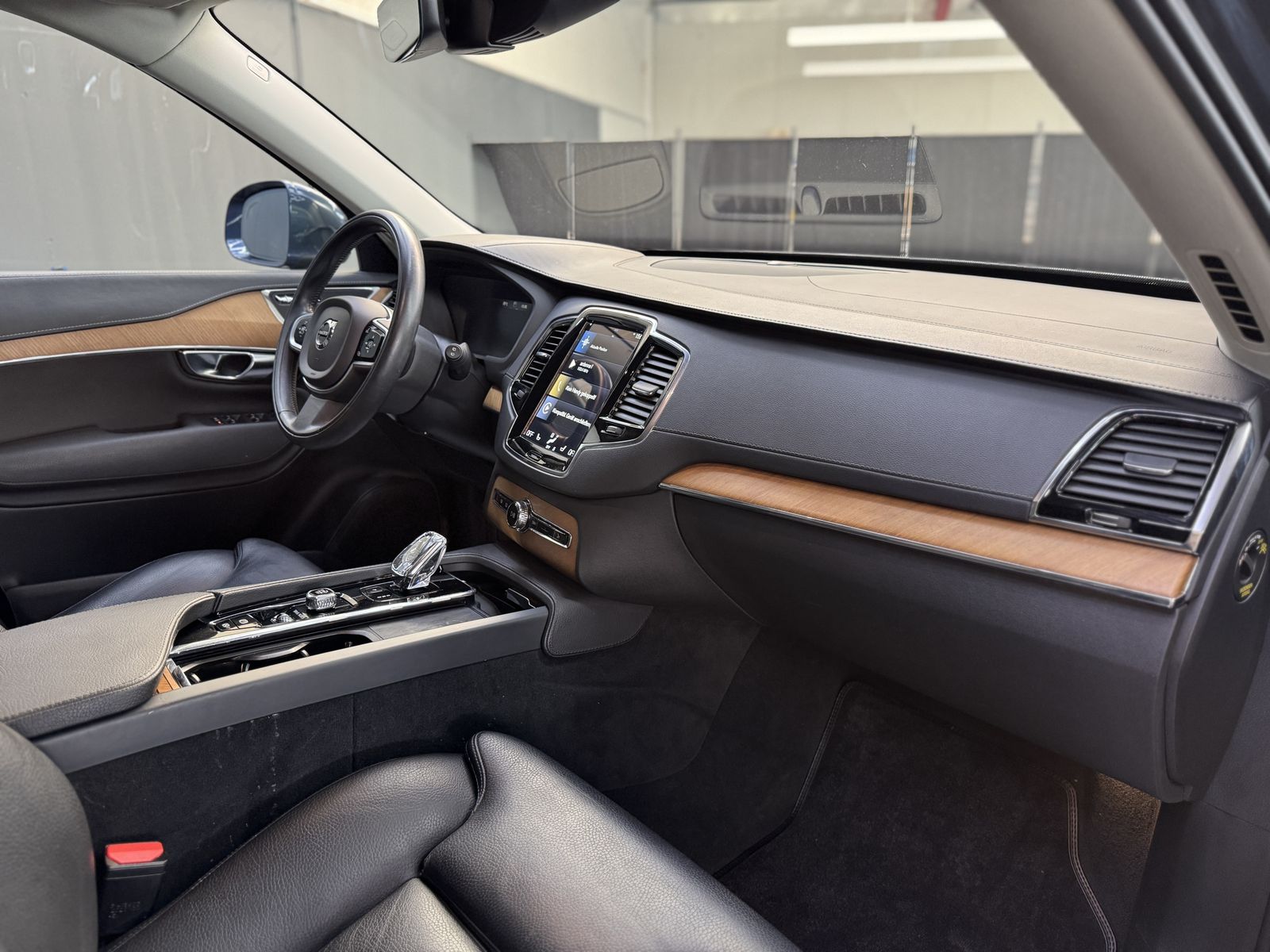 Volvo XC90 Inscription AWD - Samsaru's Car Outlet