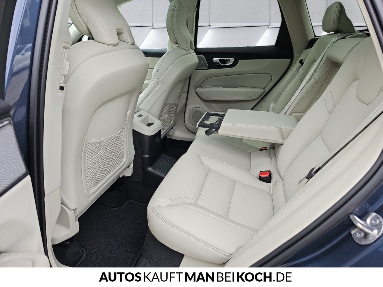 Volvo XC60 T6 AWD Plug-in Hybrid Ultra - Samsaru's Car Outlet