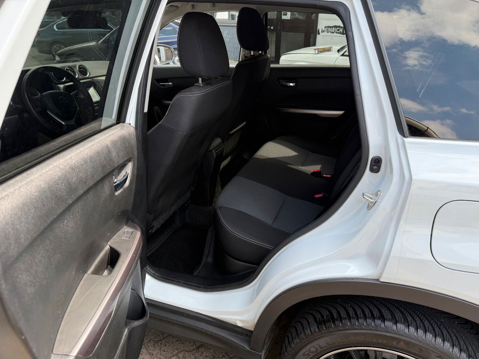 Suzuki Vitara 1.4 Mild-Hybrid Comfort+ - Samsaru's Car Outlet