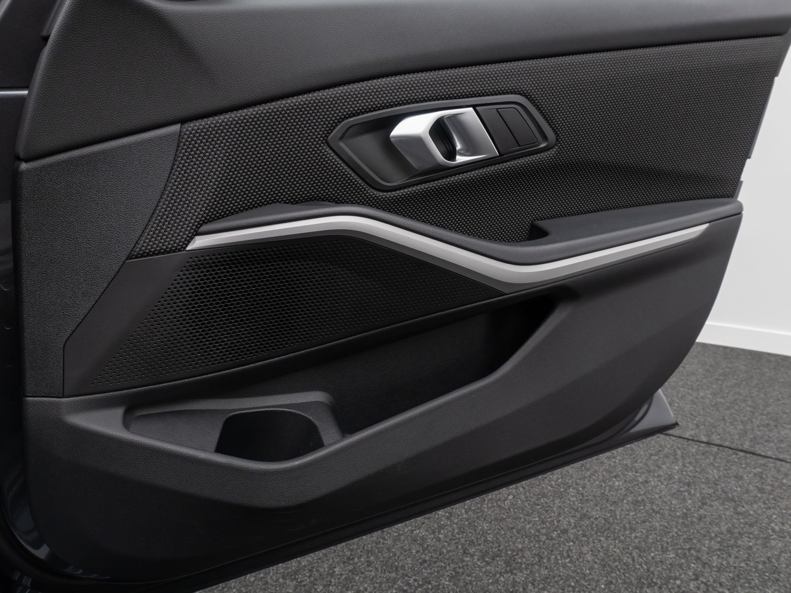 BMW 320d Advantage - Samsaru's Car Outlet